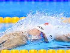 足球赛场焦点！日本队对阵瑞士队，战况跌宕起伏，悬念直到终场