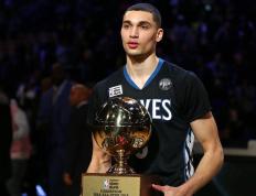 全明星赛四强战对决在即！尤文图斯演练定位球，尤文图斯密集防守应对